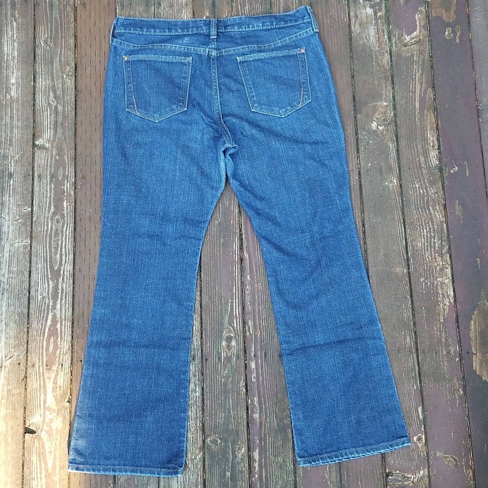 Old Navy 'The Flirt' Short, Mid-Rise, Boot-Cut & Stretch Dark Blue Jeans - 14 - Picture 2 of 12